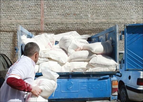 گپ قیمتی آرد سهمیه ای با آزاد و انحراف شدید در تامین قوت مردم!