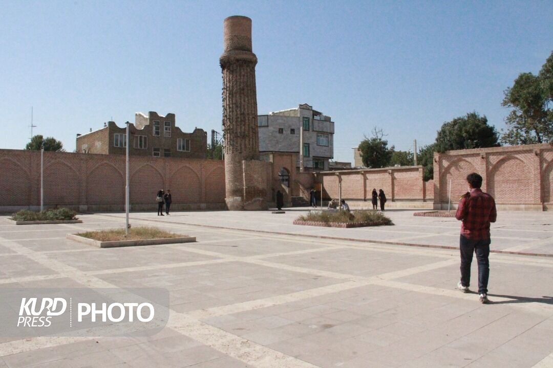 تامین اعتبارساخت بارگاه شمس خوی به گلریزان در سراسر دنیا کشیده شد!