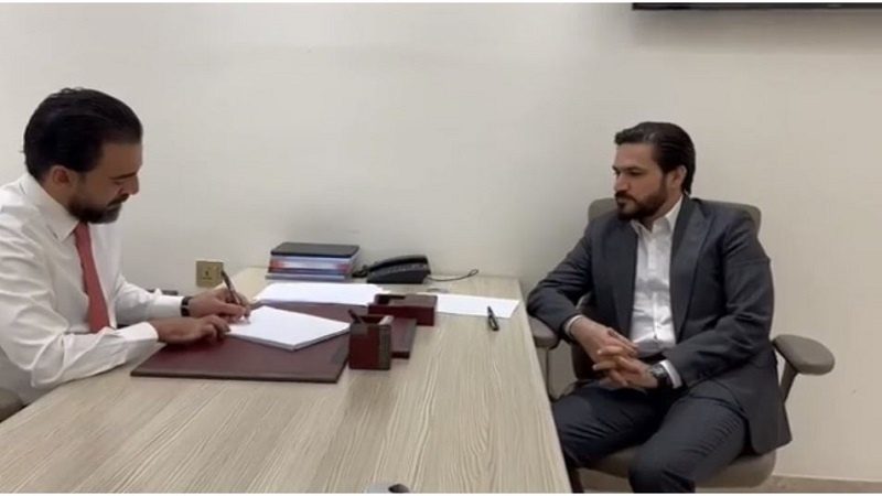 Sadrist Movement MPs deliver their resignations to Iraq Parliament Speaker