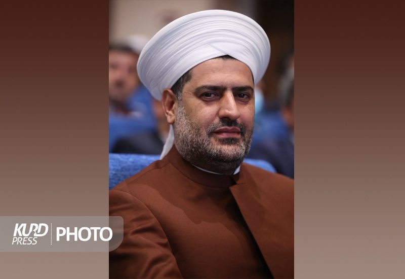 مذاهب  اسلام  تصویری به زیبایی  یک رنگین کمان  به امت اسلامی بخشیده اند