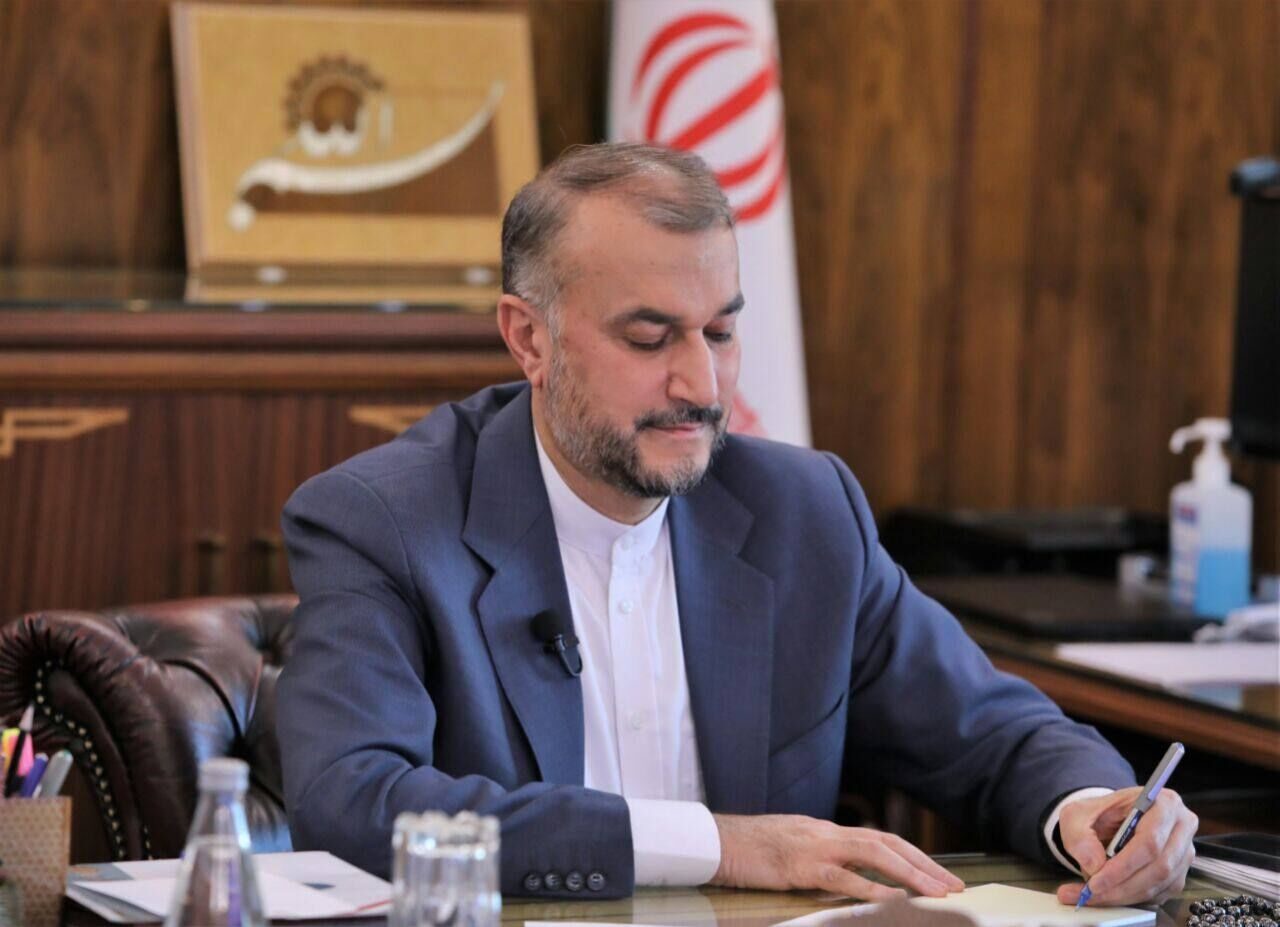 پیام وزیر خارجه به اجلاس منطقه ای وحدت در سنندج/  دشمنان همچنان نقشه شوم تفرقه‌افکنی را دنبال می‌کنند