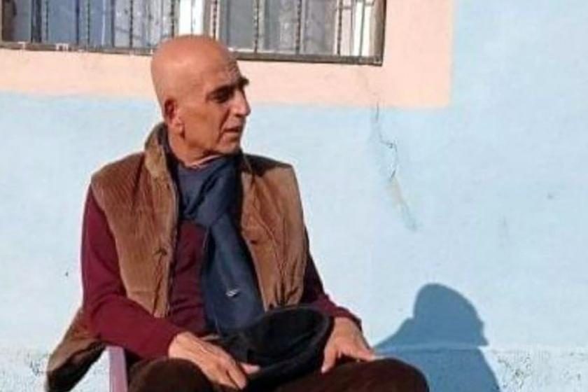 نوزاد چاپکن نویسنده و فعال سیاسی کُرد پس از تحمل 29 سال زندان درگذشت