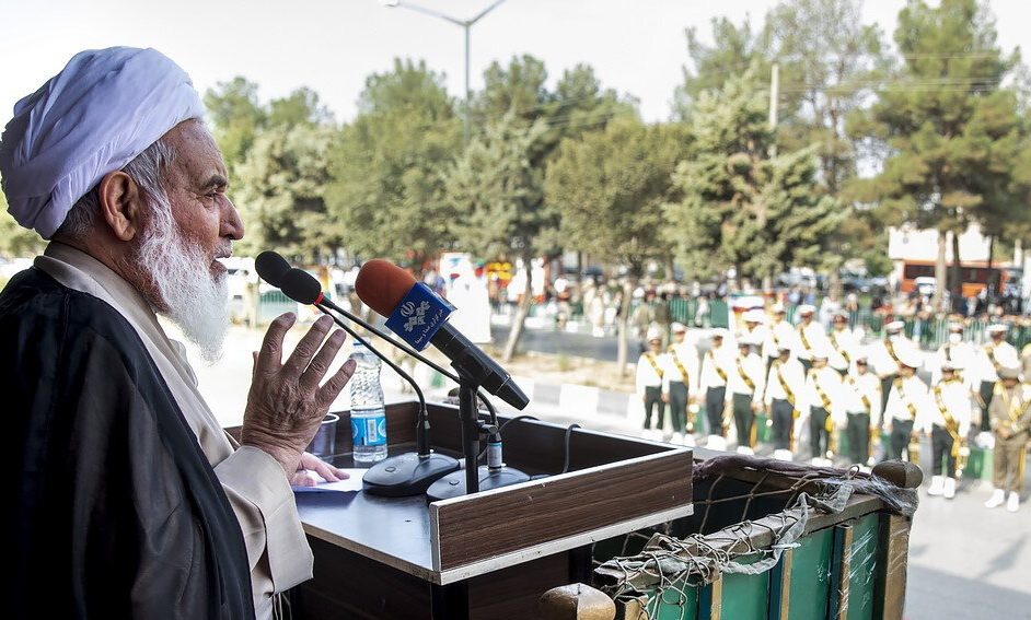 پذیرش قطعنامه عقب نشینی دشمن بود