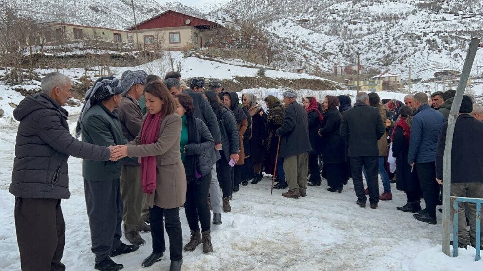 نوێنەرانی HDP لە پرسەی ئەندامێکی کوژراوی PKK لە شەڕنەخ بەشدارییان کرد