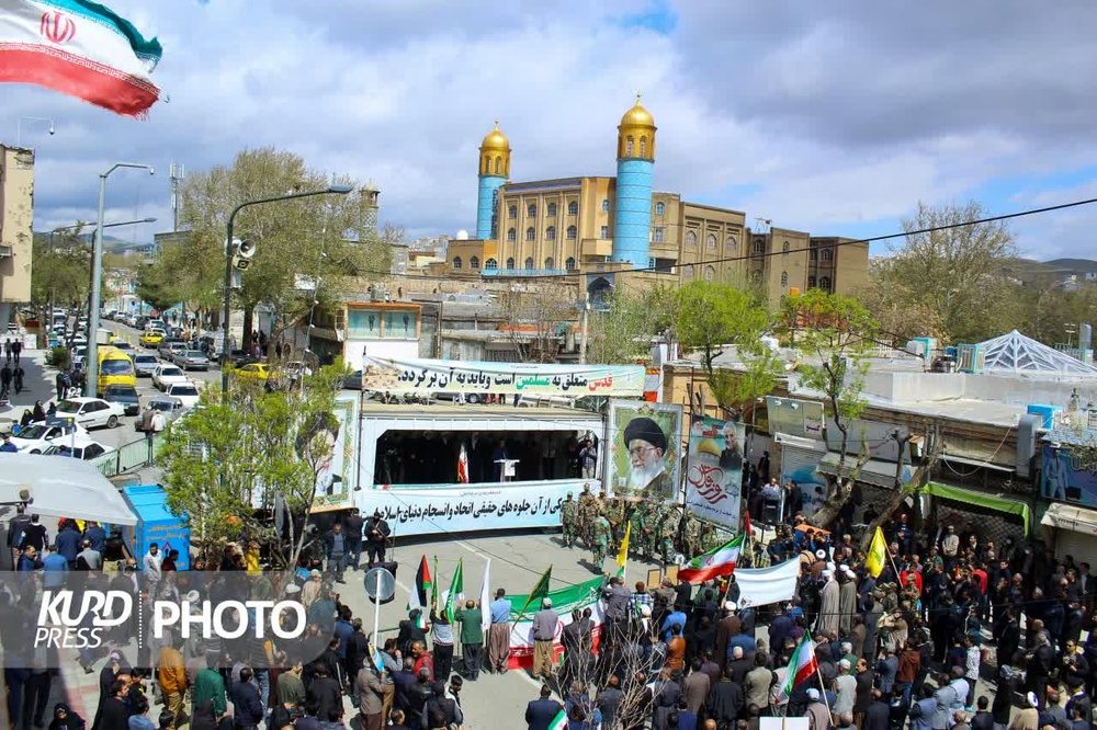 Iranians commemorate Int'l Quds Day across country