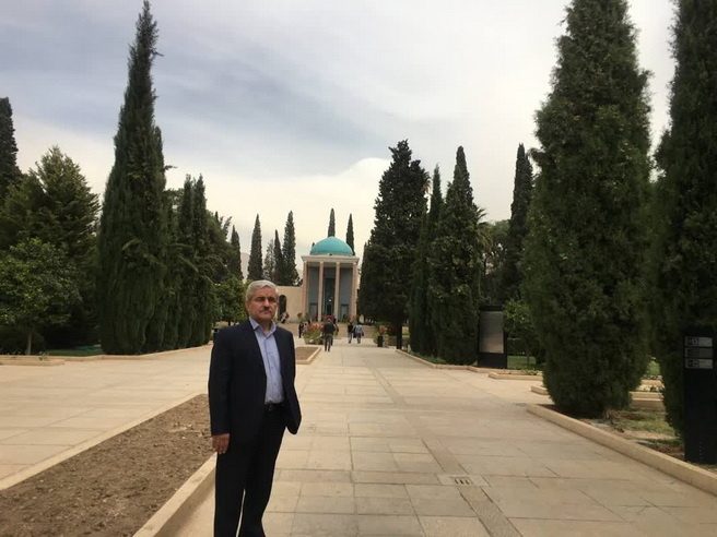 خبر و خبرنگار در میانهٔ کلیشه و اندیشه / حبیب الله مستوفی