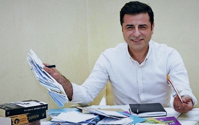 هەر لە گەڕی یەکەمدا ئەم دەسەڵاتە بگۆڕن