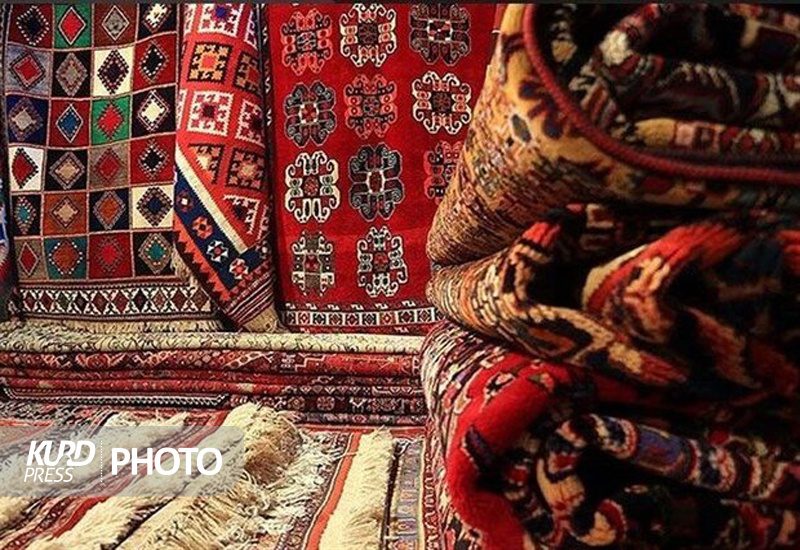 سالانه ۱۸۰ هزار متر مربع فرش در استان بافته می شود