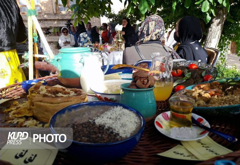 برگزاری جشنواره غذاهای بومی محلی با هدف تنوع بخشی به جاذبه های گردشگری کردستان