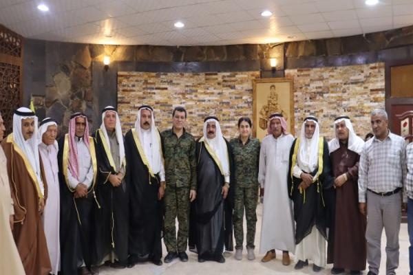مظلوم کوبانی با بزرگان قبایل منبج دیدار کرد