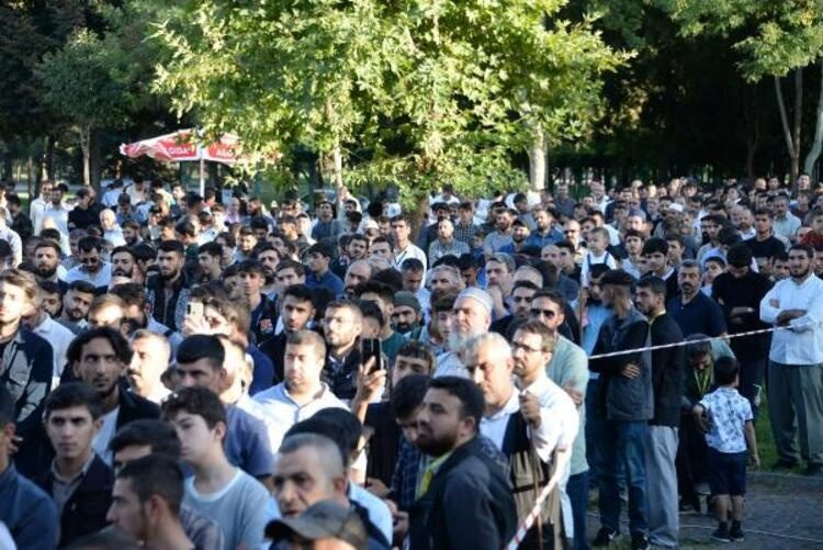 تجمع هواداران هداپار در دیاربکر در حمایت از حماس؛ مردم فلسطین از ناموس امت اسلامی دفاع می کنند