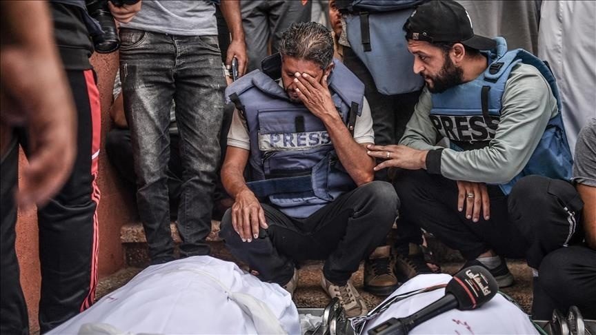 ۷ کەس لە ئەندامانی بنەماڵەی هەواڵنێری ئانادۆڵو لە بۆردوومانێکی ئیسرائیلدا گیانیان لەدەست دا/وێنە