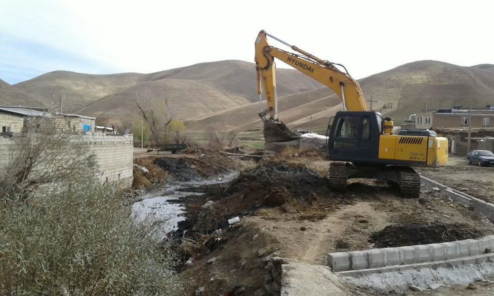 ۹ کیلومتر از مجاری آبی و مسیل های بوکان لایروبی شد