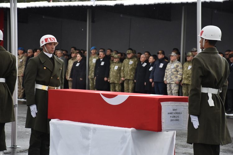 وەزارەتی بەرگریی تورکیا کوژرانی ۹ سەربازی وڵاتەکەی لە زاپ پشتڕاست کردەوە