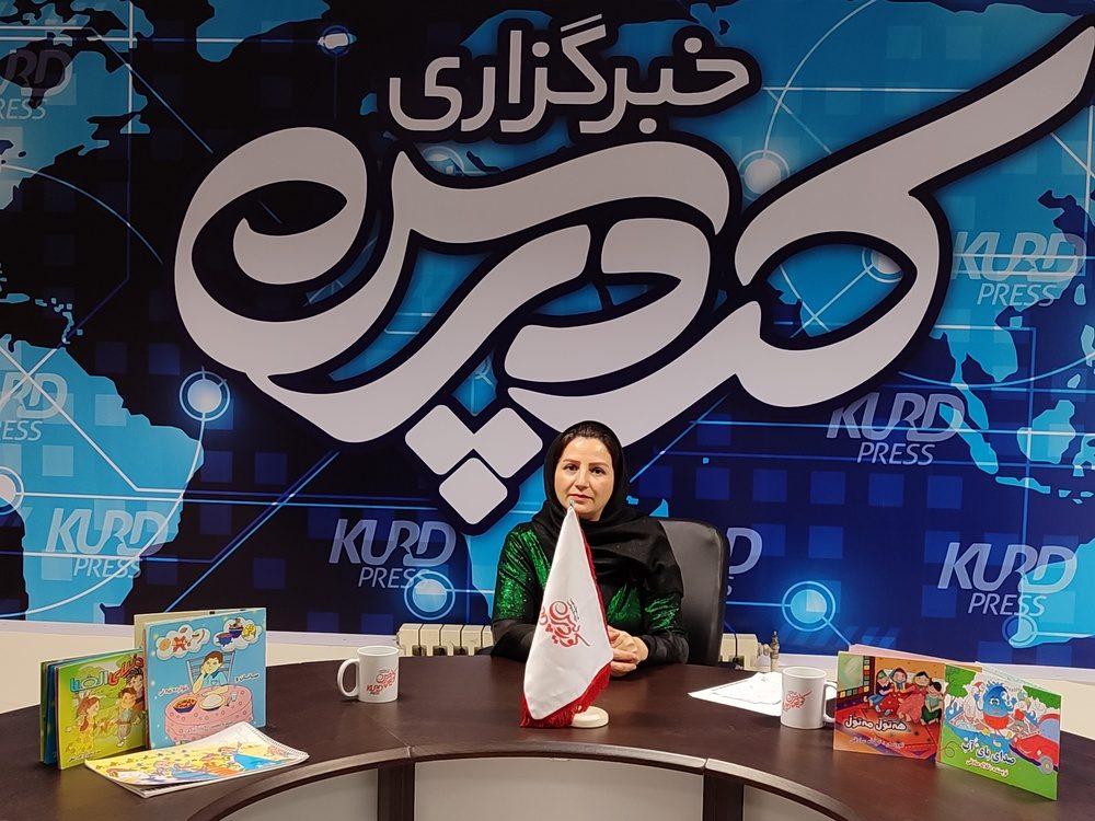 کتاب هایم را با حس یک مادر نسبت به فرزندش دوست دارم