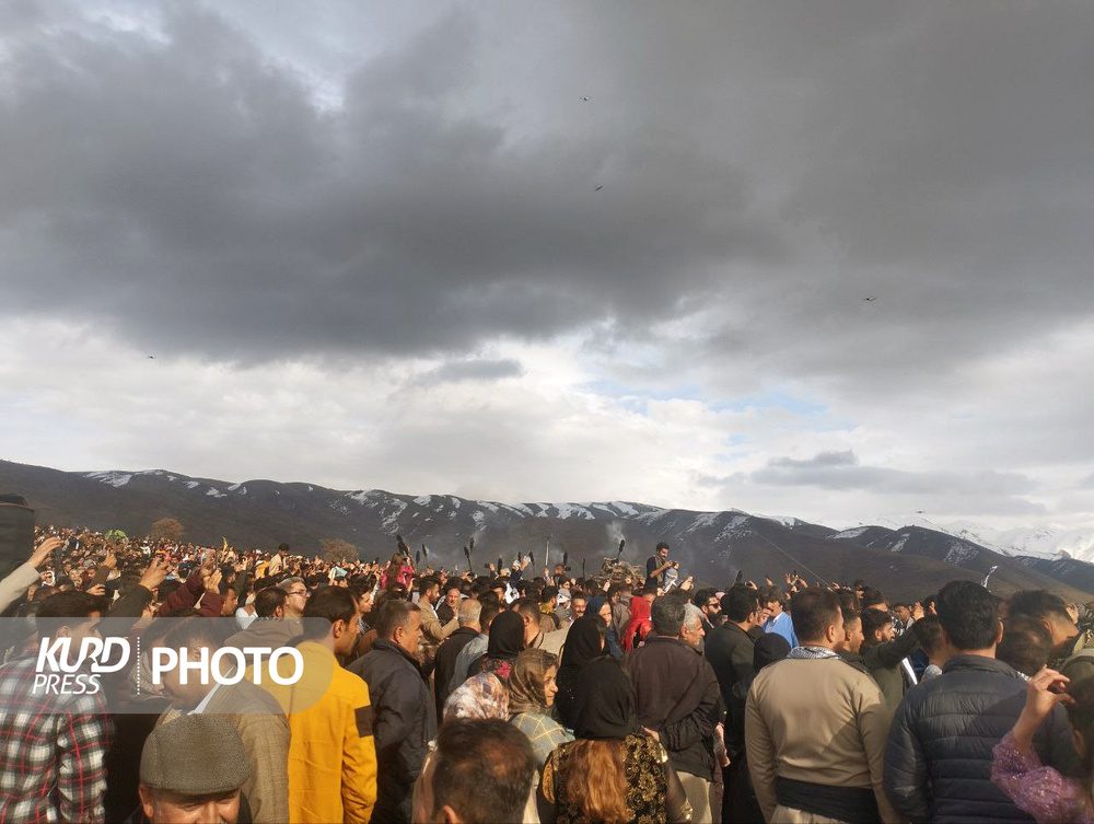 هەڵپەڕکێی نەورۆز بە مۆسیقای چەشمییەر لە کوردستان بەڕێوەچوو/وێنە
