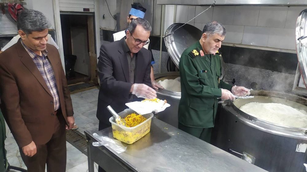آغاز پویش خانه دوست کجاست برای اطعام نیازمندان ایلام / توزیع ۲۰۰ هزار پرس غذای گرم بین مددجویان