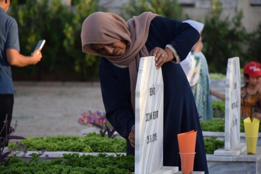 برگزاری مراسم بزرگداشت جانباختگان قتلعام داعش در کوبانی در سالگرد آن