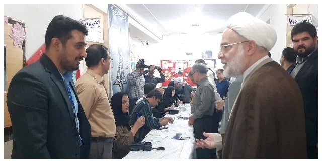حضور مردم و مسئولان قروه پای صندوق رأی
