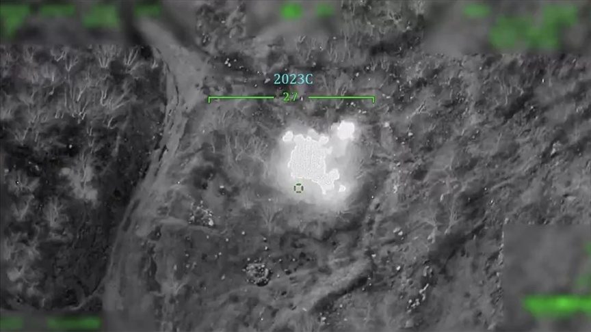کشته شدن 2 عضو PKK در گاره و انهدام دو غار + فیلم