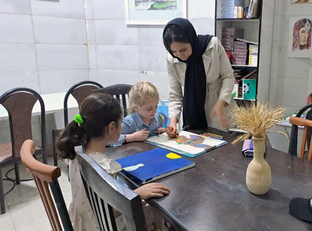 سفر رنگها با سمیه خانی؛ از کودکی تا گالری شخصی