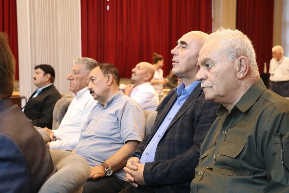 جنبش تغییر رئیس، معاون و دبیر مجمع عمومی را انتخاب کرد+ عکس