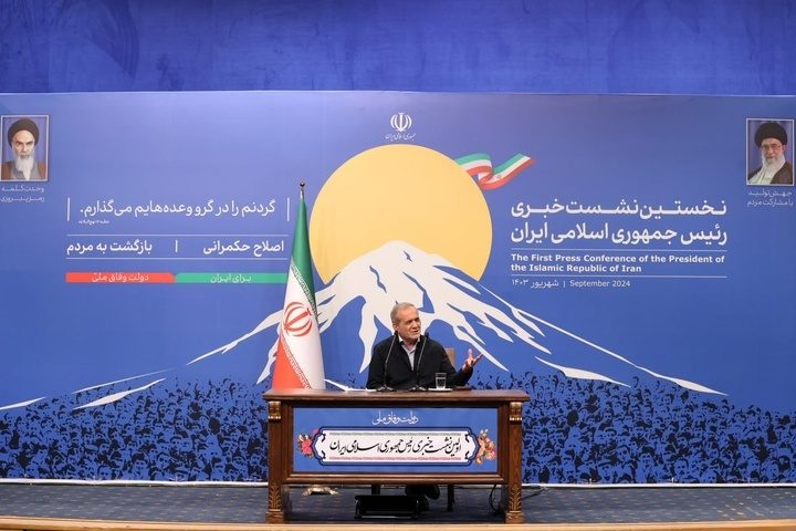 پزیشکیان: من و مەسعوود بارزانی هەردوو لە مەهاباد لەدایکبووین