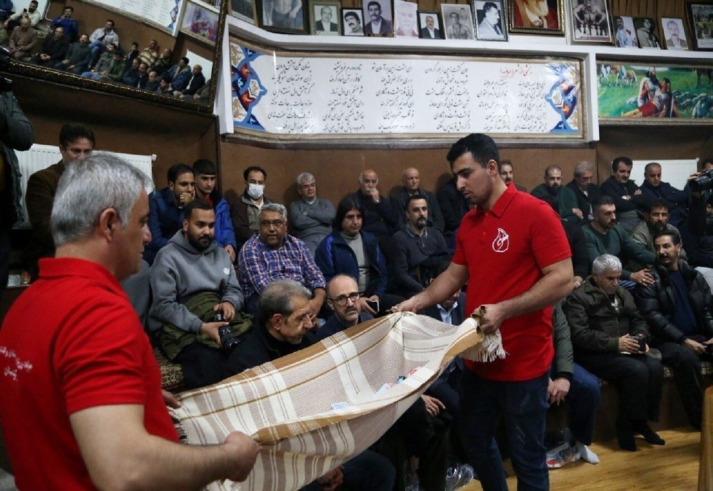 جشن گلریزان آزادی زندانیان ورزشکار در سنندج برگزار شد