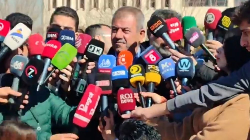 هشدار معلمان معترض اقلیم کردستان: یا حقوق پرداخت شود یا تدریس را متوقف می‌کنیم
