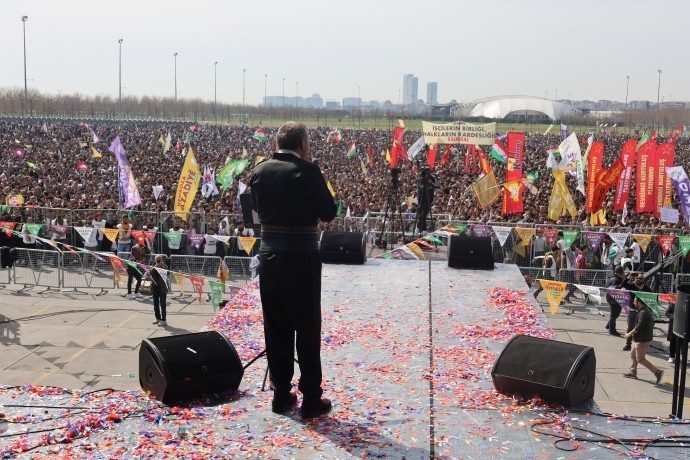 بکرخان: ۱۶ میلیون رأیدهنده را نمیتوان با کودتای قضایی به زنجیر کشید!
