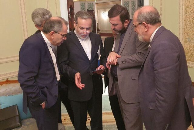 لەسەر بنەمای دانوستانەکان لە ئەمریکا نزیک بووینەوە