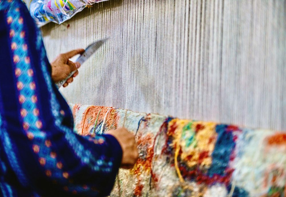 گره هایی در تار و پود فرش کردستان