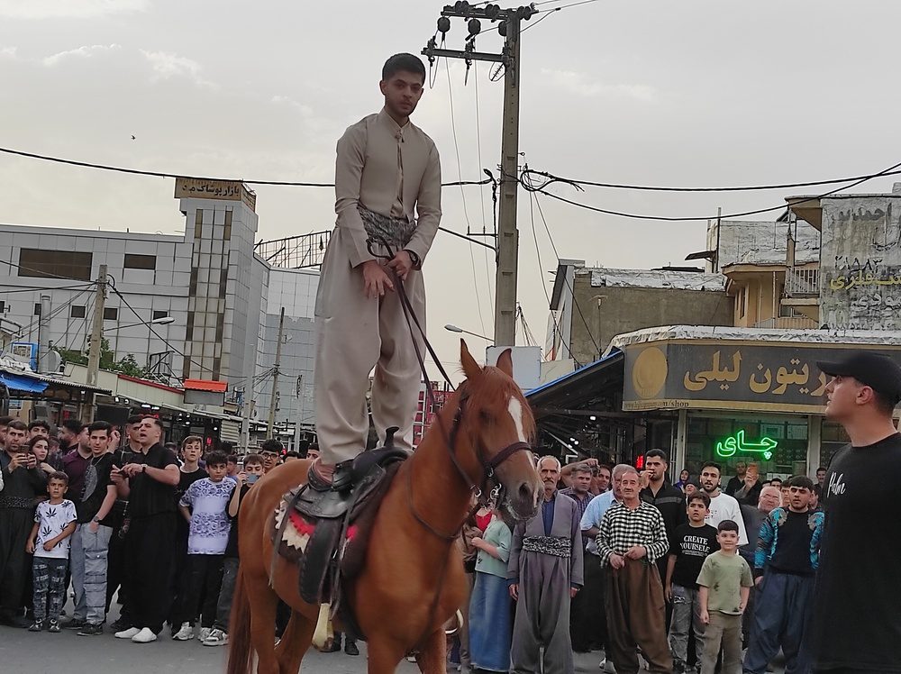 کارنوال خیابانی ششمین جشنواره هه لپه رکی بانه برگزار شد