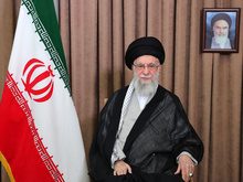 رهبر انقلاب: ملت ایران تسلیم‌شدنی نیست