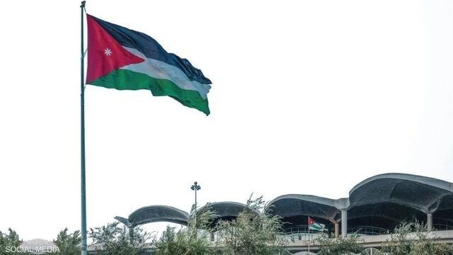 ئەردەن ئاسمانی خۆی بەڕووی گەشتەکاندا کردەوە