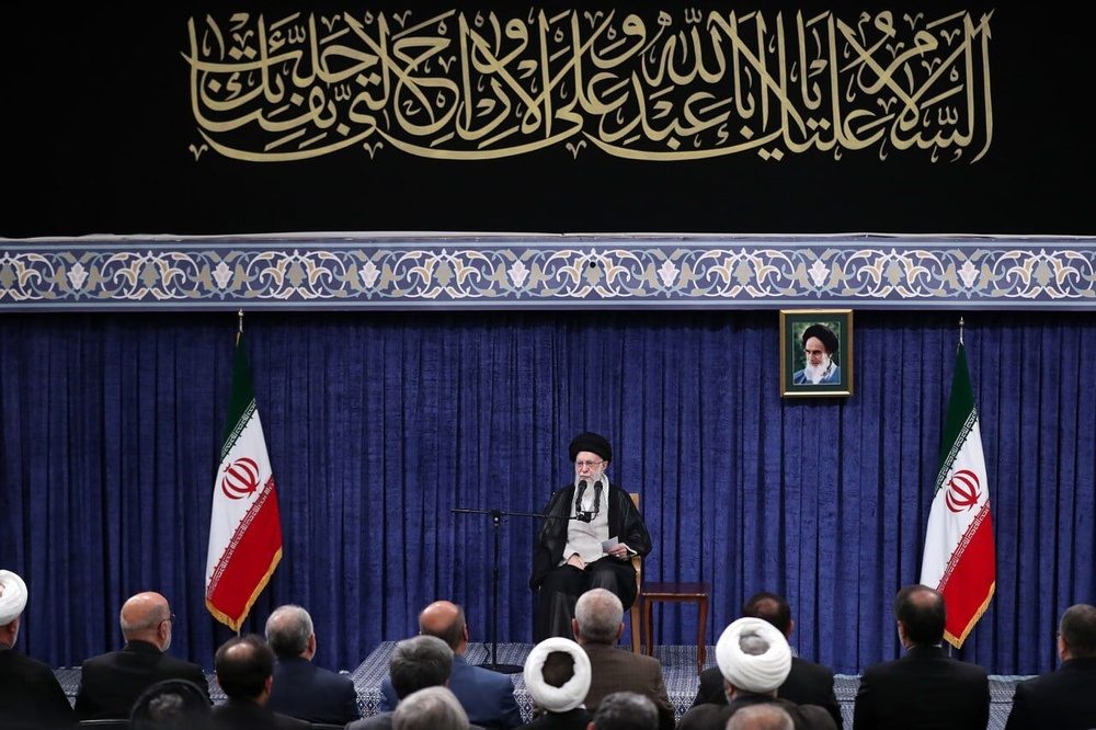 رهبر انقلاب: در هیچ میدانی چه نظامی و چه دیپلماسی به صورت طرف ضعیف حاضر نخواهیم شد