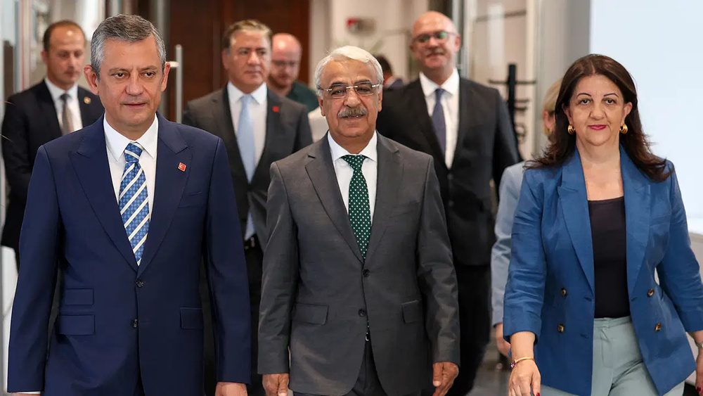 تأکید هیئت امرالی و رهبر CHP بر نقش پارلمان و تضمین‌های حقوقی در پیشبرد روند صلح