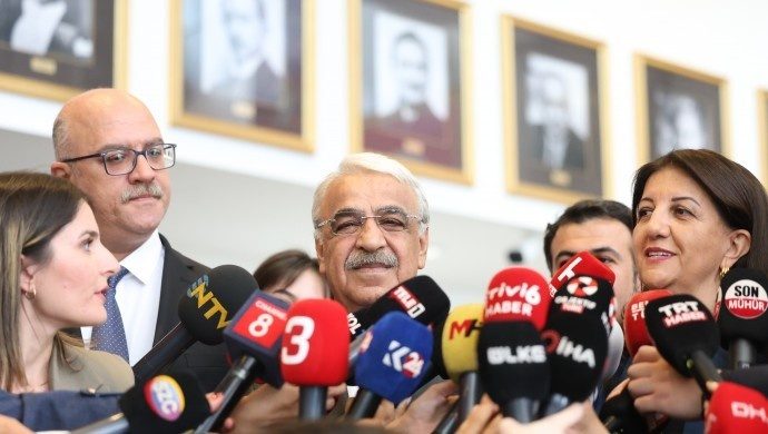 تأکید هیئت امرالی و رهبر CHP بر نقش پارلمان و تضمینهای حقوقی در پیشبرد روند صلح