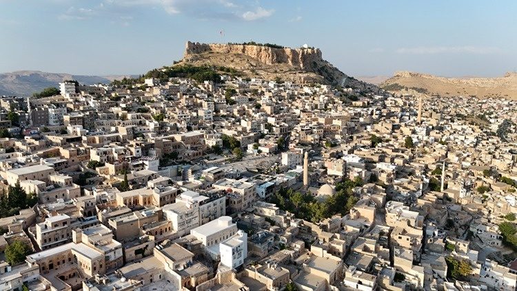 ماردین با تبدیل عمارتهای تاریخی به هتل، برای جهش گردشگری آماده میشود