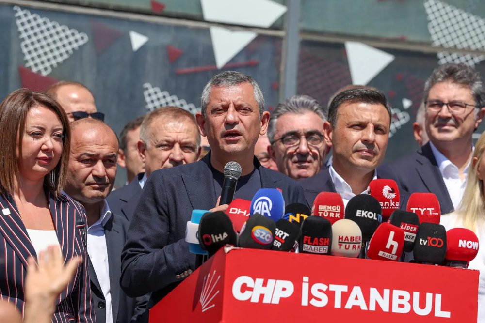 دادگاه استانبول رئیس استانی CHP را برکنار کرده و به جای او رئیس انتصابی گمارد