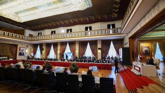 درگیری در کمیسیون روند صلح در مجلس؛ نمایندگان دم پارتی جلسه را ترک کردند