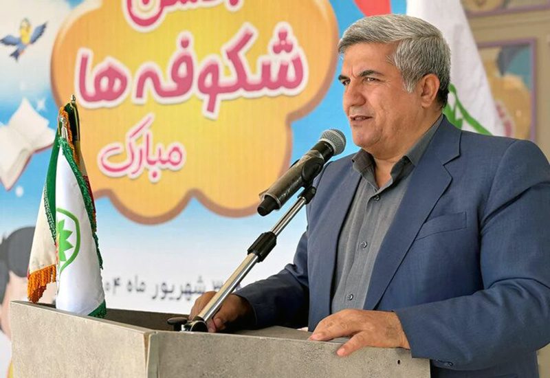 آغاز سال تحصیلی جدید در سنندج با شکوفه های امید و لبخند دانش آموزان