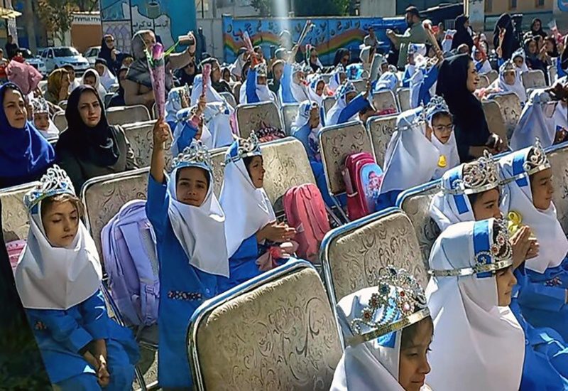 آغاز سال تحصیلی جدید در سنندج با شکوفه های امید و لبخند دانش آموزان