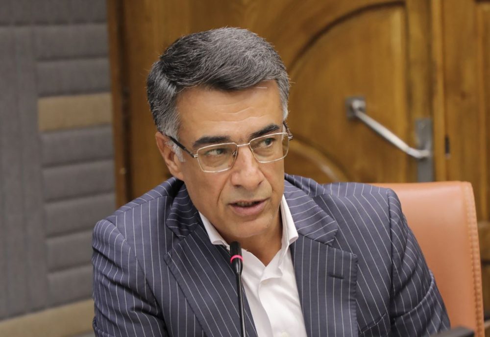 دستگاه های استانی تفویض اختیارات را از وزارتخانه  ها مطالبه کنند
