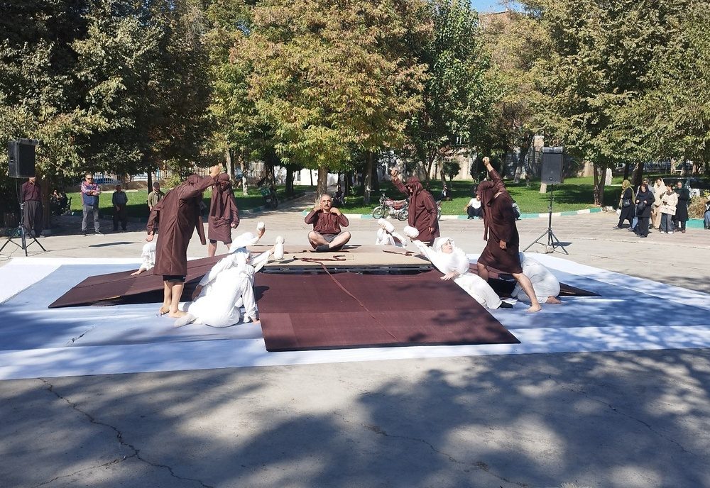 روایتی از رنج،بیداری وکرامت زن در نگاه اسلام؛گفت‌وگو با مختارمحمدی، کارگردان نمایش رستاخیز
