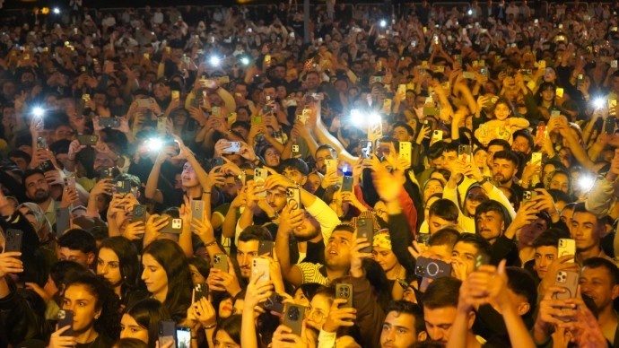 جشن زیتون در دریک با حضور هزاران تن و درخواست آزادی برای اوجالان برگزار شد