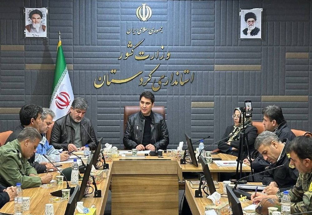 نشست اضطراری ستاد بحران کردستان/تمرکز بر نجات جان شهروندان و آمادگی برای موج جدید برف