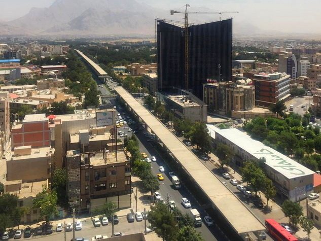 واکاوی حکمرانی خوب و تخصیص بهینه منابع در توسعه شهری کرمانشاه / کیومرث محمدی