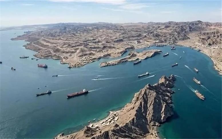 تنگه هرمز قلب توسعه عمرانی و جهانی است