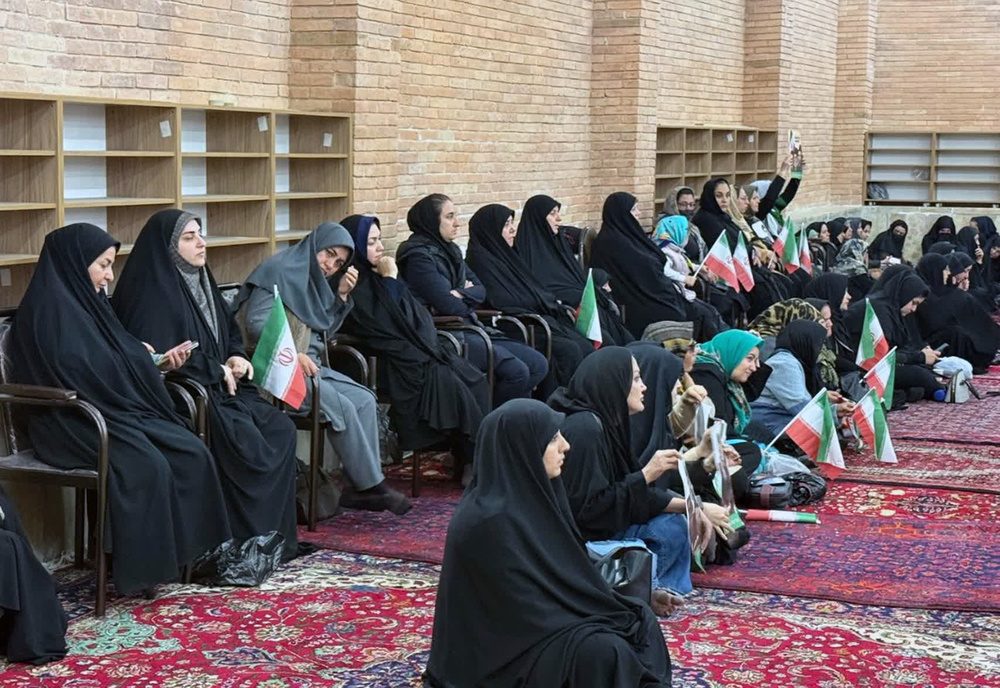 سنندج میزبان آیین گرامیداشت شهدای خدمت شد/تأکید بر تداوم راه شهید رئیسی و اقتدار ایران